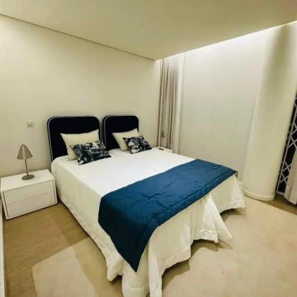 MOBILADA - Arrenda-se flat T3 com piscina - POLANA