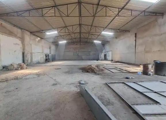 Arrenda-se armazem  com 1.500m² de area - AV. DO TRABALHO