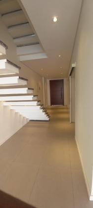 Vende-se moradia geminada T4 (3 suites) com piscina
