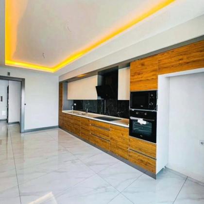 Vende-se flat T3 com vista ao mar e piscina
