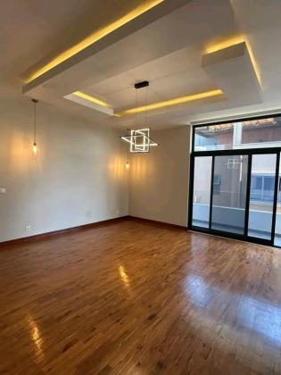 Arrenda-se moradia T4 com piscina e anexo - TRIUNFO