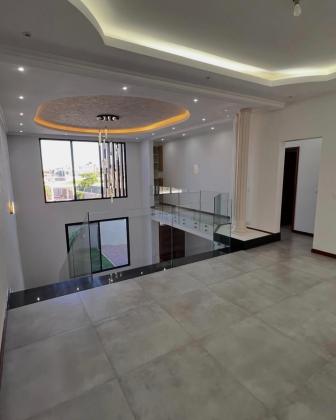 Vende-se moradia T4 com piscina e anexo - MAPULENE