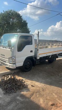 Isuzu  / Carrinha 2 Toneladas