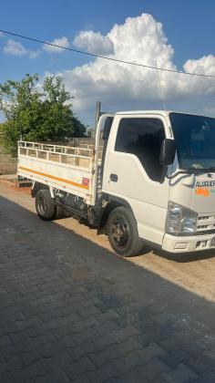 Isuzu  / Carrinha 2 Toneladas