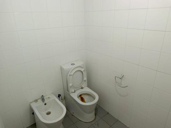 Arrenda-se armazem de 1.350m² com escritorio e recepcao - EN1