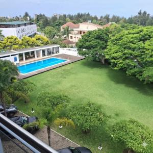 Vende-se flat T3 com piscina, ginasio e vista ao mar - AV. JULIUS NYERERE