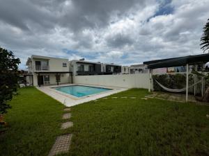 Arrenda-se moradia T4 com piscina e anexo em condominio - MATCHICK