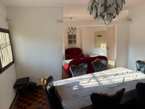 Vende-se Apartamento T3 Mobilado na Polana_Proximo à Piscina de Maxaquene