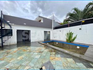 Arrenda-se Moradia T5 no Bairro Triunfo Novo
