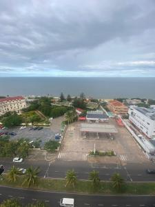 MOBILADA - arrenda-se flat T3 com vista ao mar e piscina