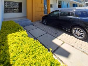 Moradia T4 (4 suites) com piscina, ginasio e salao de festas - EM FRENTE A PRAIA
