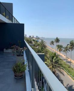 MOBILADA - arrenda-se flat T3 com vista ao mar e piscina - POLANA