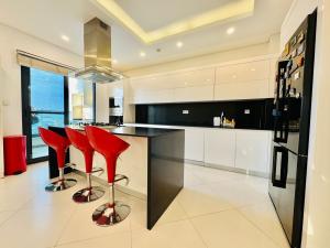 Arrenda-se Espaçoso Apartamento T4+1 Mobilado no Cera Residence_Polana