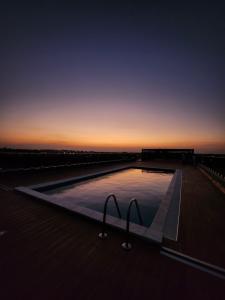 Arrenda-se flat T4 com vista ao mar, piscina e ginasio - MARITIMO