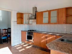 Vende-se Espaçoso Apartamento T2 na Polana_Av. Salvador Allende/Ahmed Sekou Touré