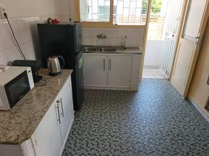 Vende-se flat T3 no 1⁰ andar em predio curto - POLANA
