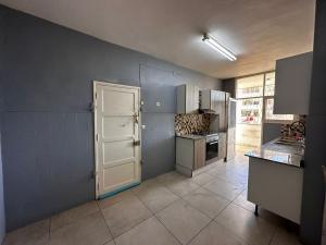 Vendemos flat T3 (1 suite) com elevador - POLANA