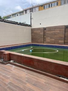 MOBILADA - arrenda-se moradia T6 com piscina e internet - COOP