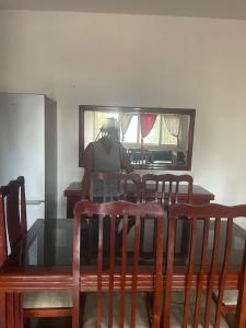 Vende-se flat T3 no 1⁰ andar em predio curto - MALANGA