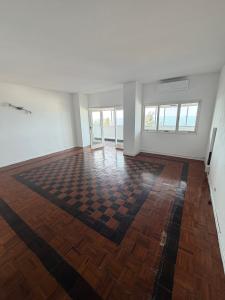 Vende se apartamento tipo 4 com suite vista ao mar espaçoso na julius nherere vazia entrega imediat
