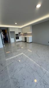 arrendo excelente apartamento t3 sem móveis no park moza