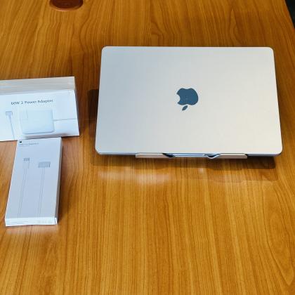 Apple MacBook Air 2025 | Apple M4 | 16GB RAM | 512GB SSD | 13.6”  Apple MacBook Air 2025 com processador Apple M4, 16GB RAM, 512GB SSD, ecrã 13.6” Liq