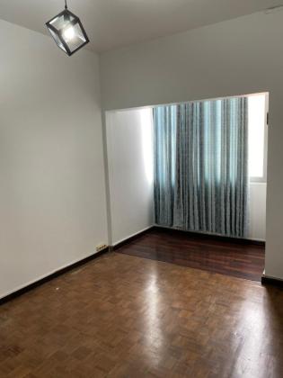 Vende-se flat T3 no 1⁰ andar - MALHANGALENE