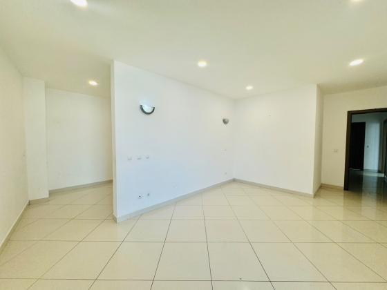 Arrenda-se Espaçoso Apartamento T3 no Maputo Beach Front_Av. Marginal