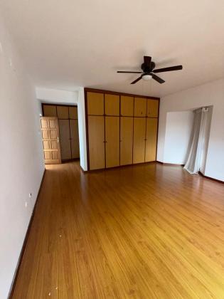 Arrenda-se moradia T4 (4 suites) com piscina e anexo - TRIUNFO VELHO