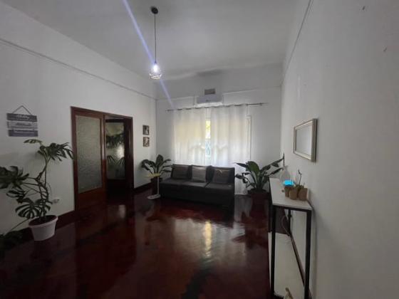 Arrenda-se moradia geminada  nao privada T4 climatizada - B. CENTRAL