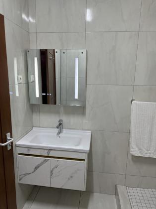 MOBILADA - arrenda-se flat T3 suite com piscina e vista ao mar