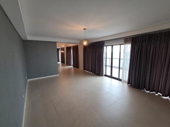 Penthouse T6 com piscina e vista ao mar - MARESIAS