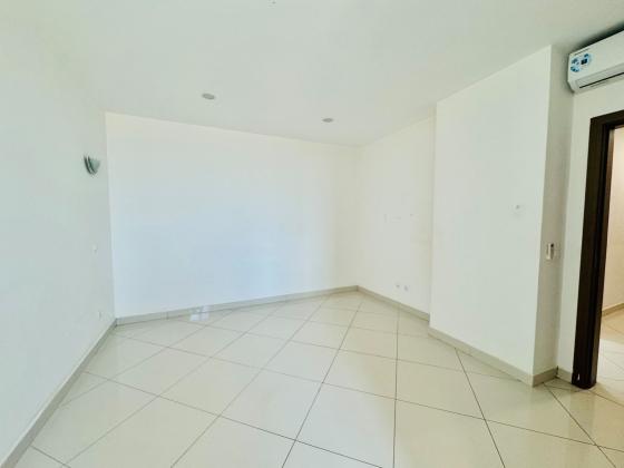 Arrenda-se Espaçoso Apartamento T3 no Maputo Beach Front_Av. Marginal