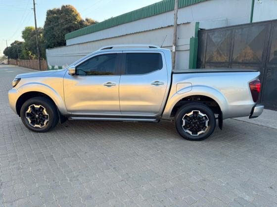 NISSN NAVARA 2022 4x4