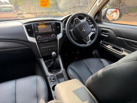 MITSUBISHI TRITON L200 2.5cc 4x4 MANUAL