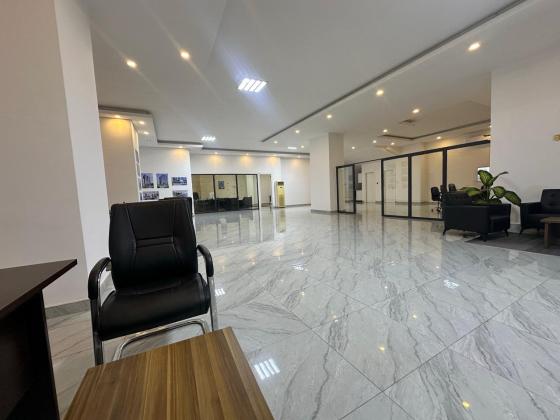 vende-se excelente lojas na Julius nherere/ polana