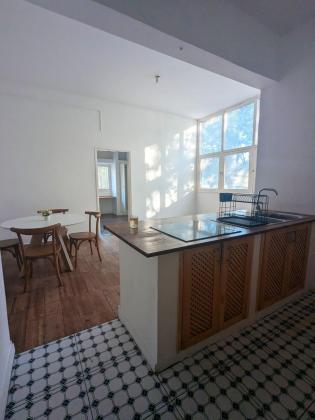 Arrenda-se flat T2 no 1⁰ andar - POLANA