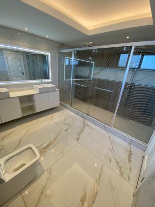 Vende-se moradia T4 (4 suites) com anexo - TRIUNFO