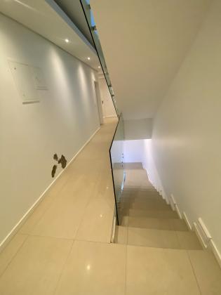 Vende-se moradia T4 (4 suites) com anexo - TRIUNFO