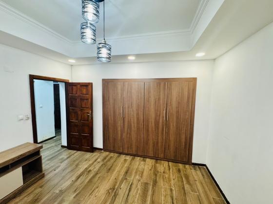 Vende-se Moradia/Geminada T3 no Bairro Triunfo
