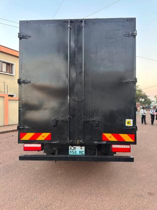 HINO DUTRO J05 4 TONELADAS (Contentorizado)