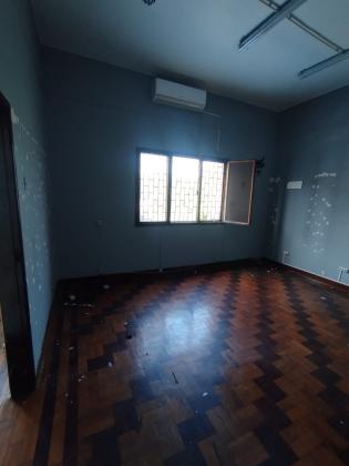 Arrenda-se flat T2 tipo geminada no 1⁰ andar com terraco privado - B. CENTRAL