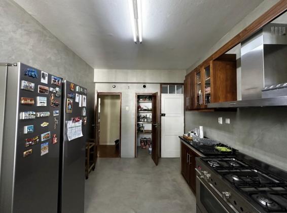 Arrenda-se Apartamento T4 na Av. Julius Nyerere