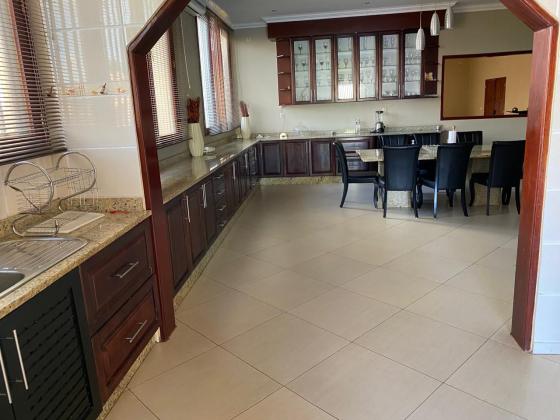 VENDE-SE MANSÃO T4 NA MOZAL