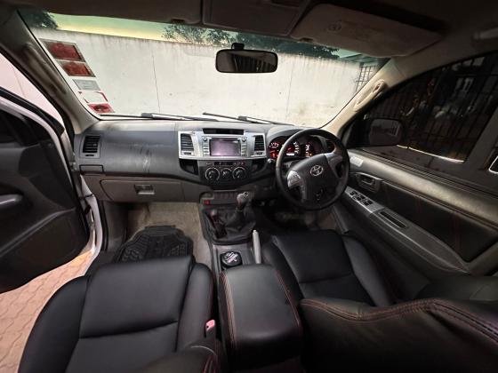TOYOTA HILUX LEGEND 45 3.0 D4D MANUAL 4X4