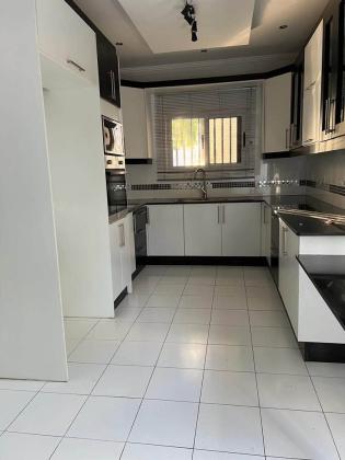 Arrenda-se moradia T2 suite com piscina e anexo - COSTA DO SOL