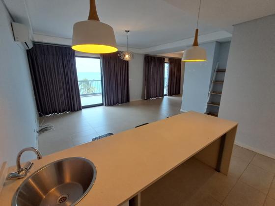 Penthouse T6 com piscina e vista ao mar - MARESIAS