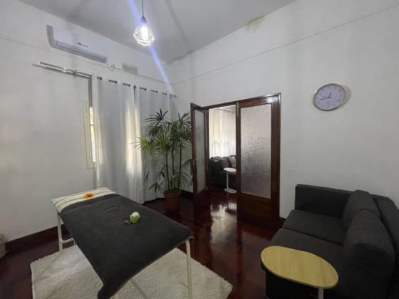 Arrenda-se moradia geminada  nao privada T4 climatizada - B. CENTRAL