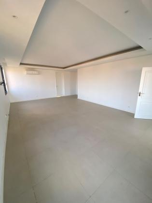 Vende-se moradia T4 (4 suites) com anexo - TRIUNFO