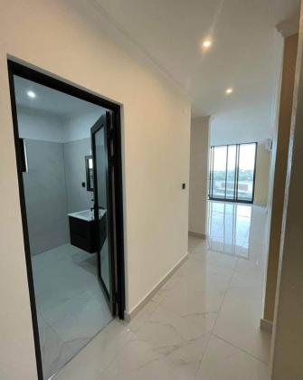 Arrenda-se flat T3 suite em predio novo - ESCOLA PORTUGUESA